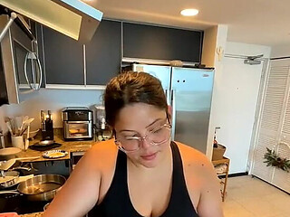Live Stream with Dani Valentina