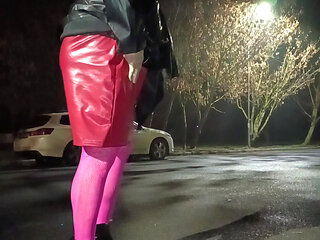 Red Skirt walking and plug