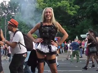 Flashing and Fucking In Public: Big Ass, Blowjob  Amateur Porn