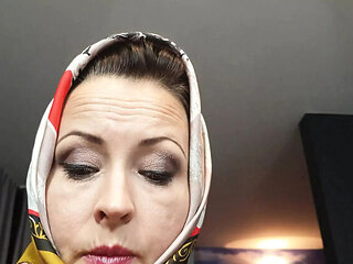 Amateur MILF Wanilianna in Scarf and Stockings Homemade Fetish