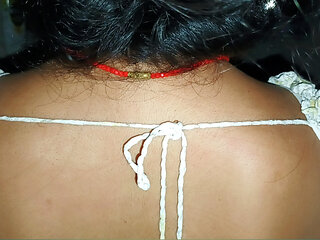 Hot young neighbors fucking their pussy at night, a fountain of water came out of her pussy.