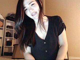 Brunette Solo Webcam Masturbation
