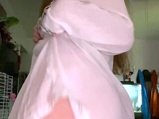 Amateur blowjob close up