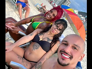 Conheci 2 gostosas na praia de Copacabana e chamei pra fazer porn&ocirc_.