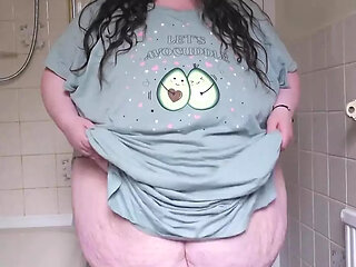 Giant Goddess Ass and Body Show off