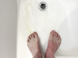 Pissing in Bathtub, Pissing on Feet. Solo Male Pee Watersports. Foreskin. Uncut Pee.