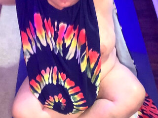 BBW Does Peek a Boo Yoga