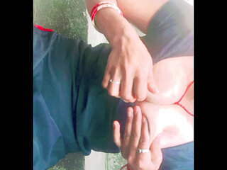 Indian school girl Apna Sara Badan dikhate Hue aur chut mein ungali karte hue xxx video viral