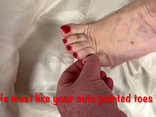 Mrs Mature Feet getting dressed and the camera man can't help himself. 388