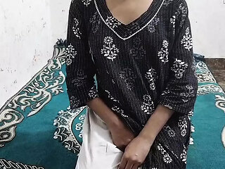 Soyi hui step sister ko nanga kar ke jabar dasti pela