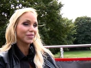 blonde lave her solo masturbate