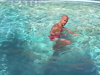 MAXXX LOADZ SHADOW BOXING HE LOVES THE SWIMMING POOL &amp_ STAYING FIT