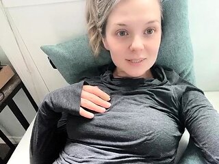 Hot amateur webcam teen masturbates for their fans