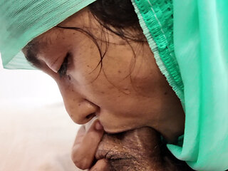 MUSLIM deepthroat queen need cum in mouth twice wow.......