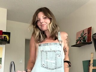 PUSSY BABE BRUNETTE masturbating