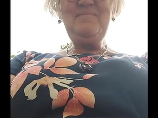 Oma zonder slipje
