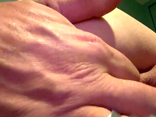 Dildo Lost in Thight Ass