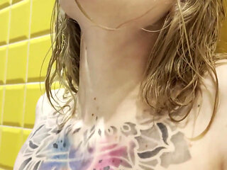 Step daddy caught me, in the bathroom while I was washing, and made my pussy cum. Karneli Bandi