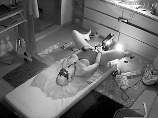 MILF Uses Fucking Machine and Squirts on Cam