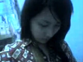 Indonesian Amateur Asian Teen Shows Her Body