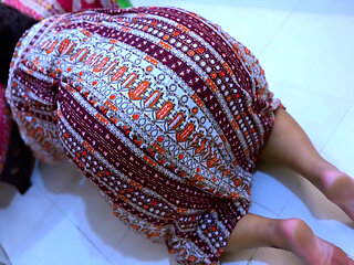 Beautiful Egypt Hot Stepmom Stuck Inside Table Now She Want Rough Anal From Me!