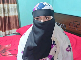 Bangladeshi Aunty Fucks With Pink Pussy - Blowjob & Doggy Style Sex with Akhi Moni