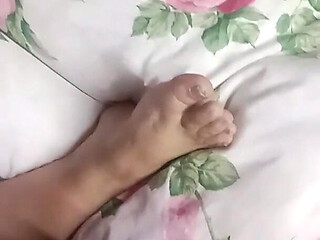 Secretly Jacking off to Stepmom's Foot