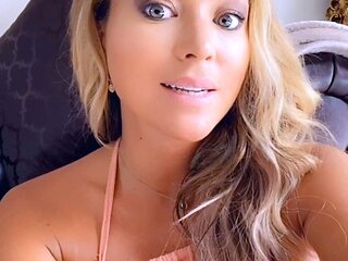 Horny Webcam Babe Solo Masturbation