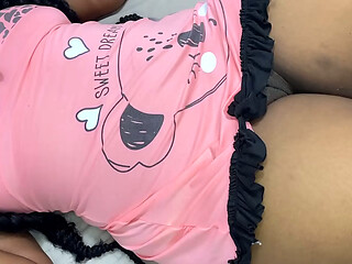 Mi vecina lesbiana le gusta cogerme en la noches me hace venir demasiado rico