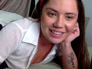 This amateur brunette loves ass fingering