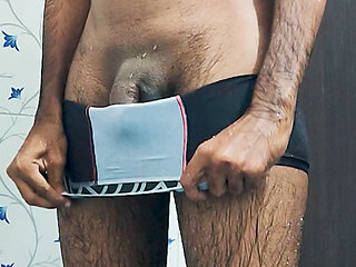 When I was taking a bath I remembered one of my queens, she came to my mind, I want your milk, she said, when was taking a bath,