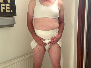 Bad girl pees in her panties