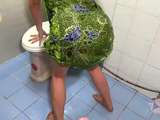 Fucked girl while wearing sarong indo