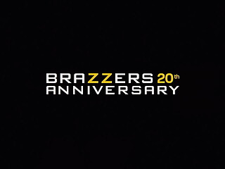 GF Tries Her New Bikini Kayla Kayden / Brazzers/ Enter XVPROMO on official site for discount