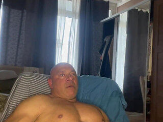 Mr Guru Wank Solo at Home. Bodybuilder Handjob