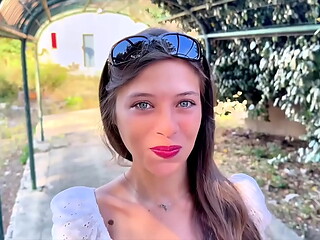 Jeune coquine d&eacute_j&agrave_ d&eacute_vergond&eacute_e