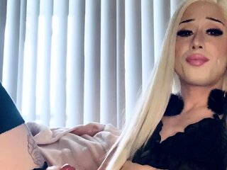 Solo webcam tranny masturbation