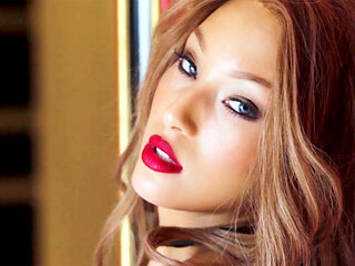 Petite mommy model shows sultry round bootie