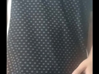 Novinho tirando sua roupa e exibindo o seu pau duro no banheiro