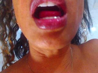 Alexaqueen fucks pussy and ass with toys and fingers!