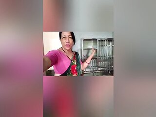 Newly Married Bhabhi Seduce By Bra Seller In The Home