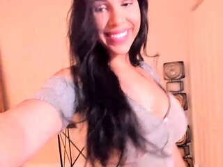 Brunette Solo Webcam Masturbation