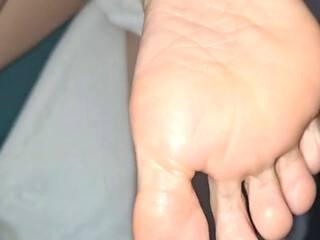 Close up to Melove Sexy Small Feet and Wrinle Sole