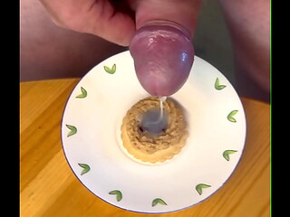 Mein Dessert, verziert mit meiner Sahne