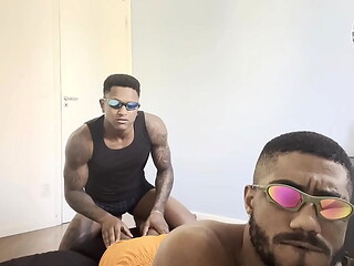 A TARDE TODA FUDENDO COM O PRETINHO SARADO