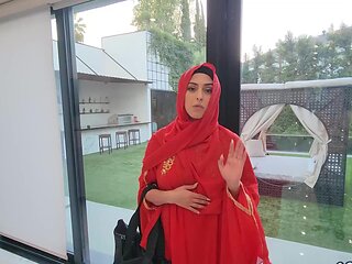 A guy fucked his girlfriend Sophia Leone with a big ass