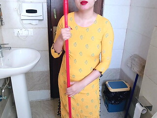 Even about Kamwali Bai, the person had put his hands on his nipples new Indian porn video xxx