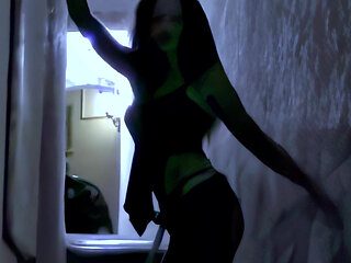 Angelina: Nice Arab Angelina Doing a Strip