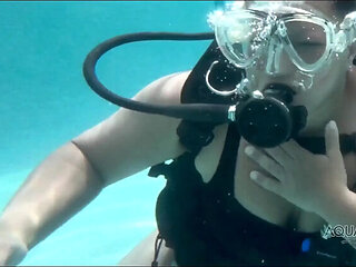 Amateur BBW Latina Lady O Big Natural Tits Underwater Pool Sex Mission