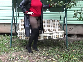 Sexy Tights on a Hot MILF